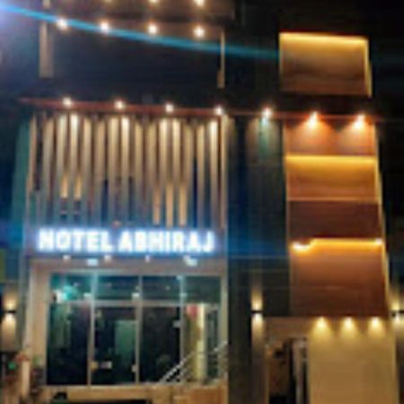 Abhiraj Guest House Матхура Екстер'єр фото
