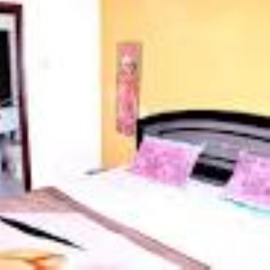 Abhiraj Guest House Матхура Екстер'єр фото