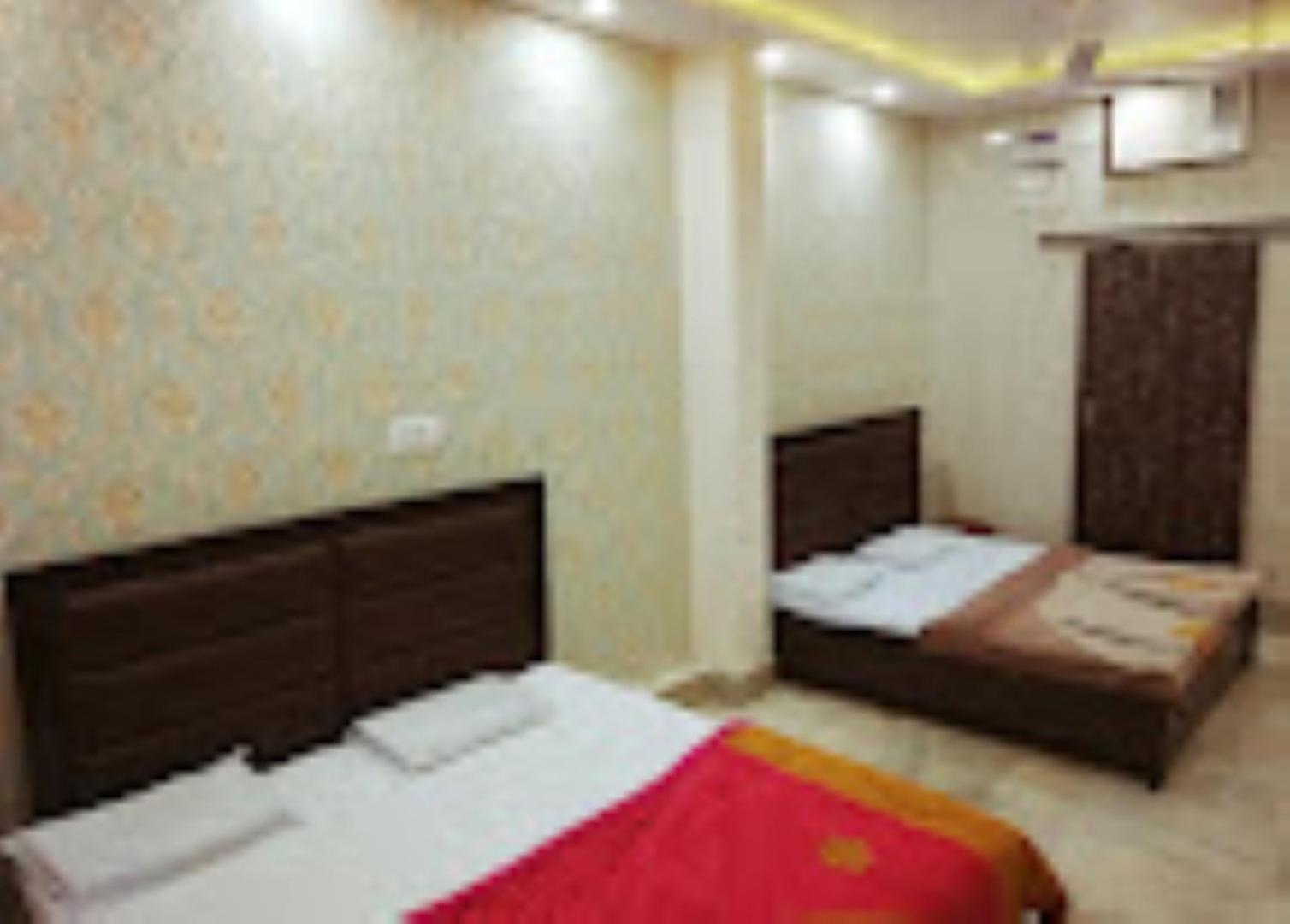 Abhiraj Guest House Матхура Екстер'єр фото