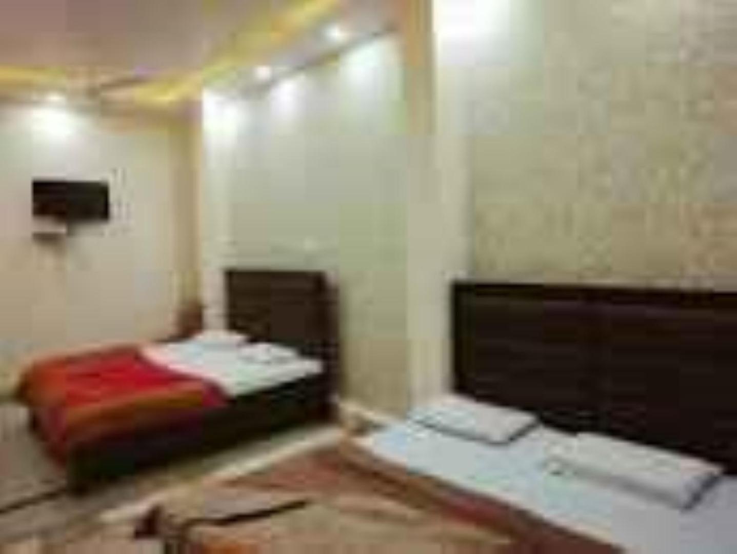 Abhiraj Guest House Матхура Екстер'єр фото