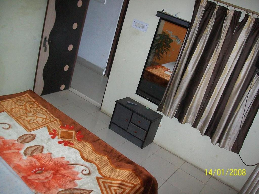 Abhiraj Guest House Матхура Екстер'єр фото